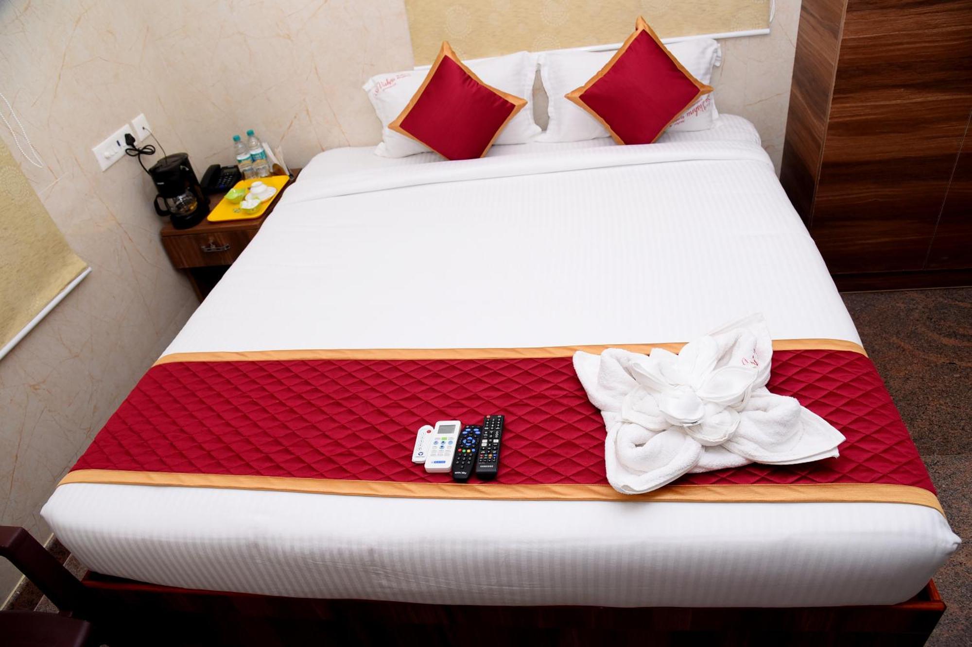 Отель Sri Vishnu Residency Sriperumbudur Экстерьер фото
